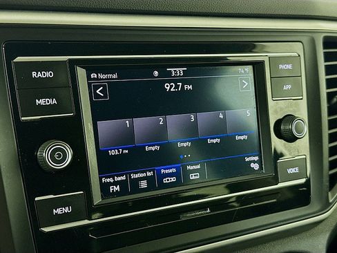 Used 2023 Volkswagen Atlas SE image 14