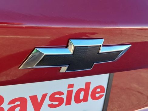 Used 2025 Chevrolet Trax RS FWD image 34