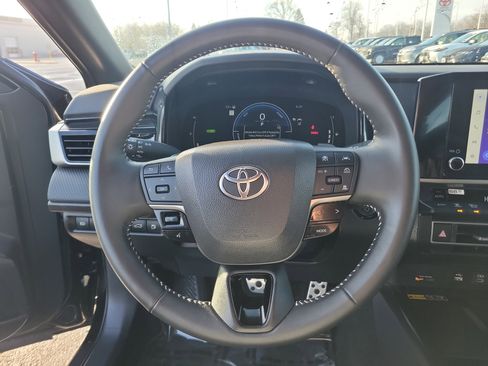 Certified 2025 Toyota Camry SE image 15