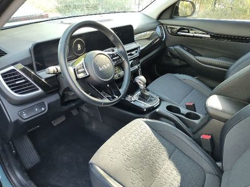 Certified 2024 Kia Seltos S FWD image 2