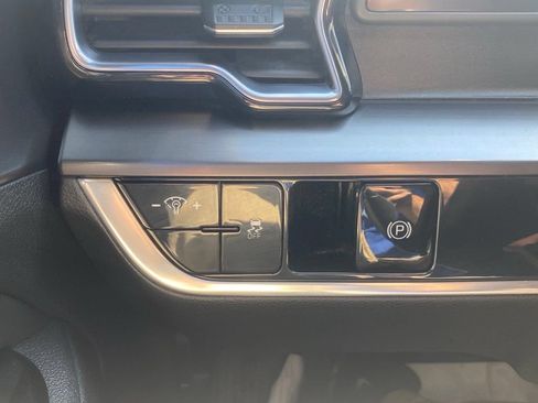 Used 2023 Kia Sportage EX FWD image 25