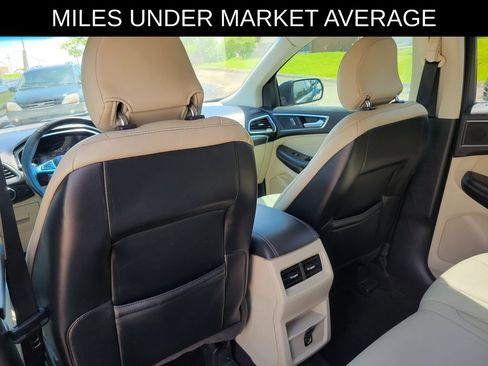 Used 2015 Ford Edge Titanium FWD image 12