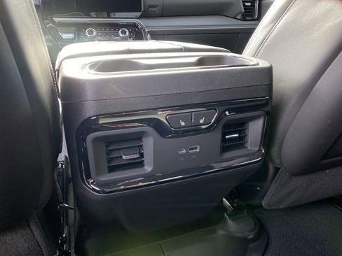 Used 2025 GMC Sierra 2500 AT4X image 47