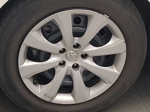 Used 2022 Toyota Corolla LE FWD image 31