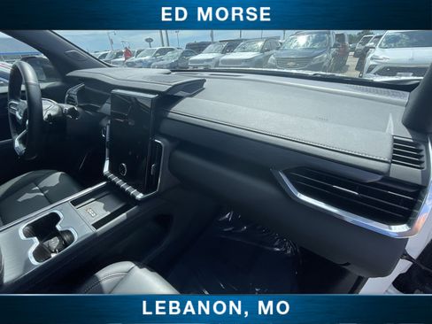 Certified 2026 GMC Acadia Elevation w/ Elevation Premium Package FWD image 27