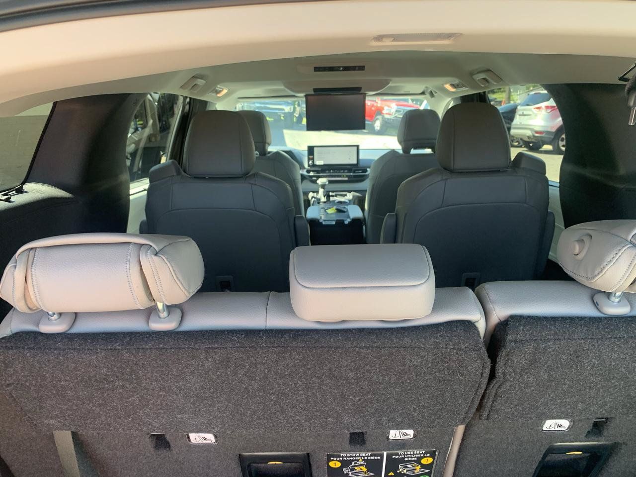Used 2026 Toyota Sienna XLE AWD/4WD image 11