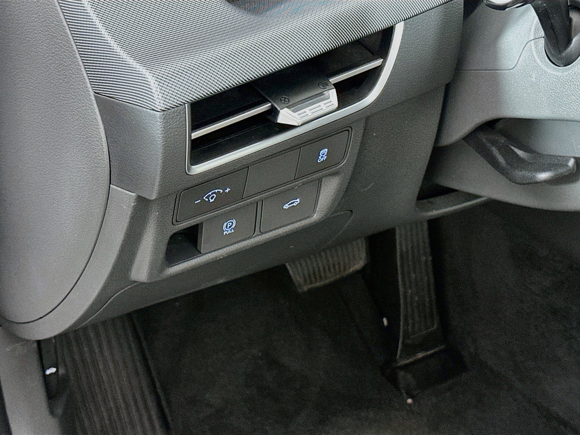 Used 2025 Hyundai Sonata SEL FWD image 17
