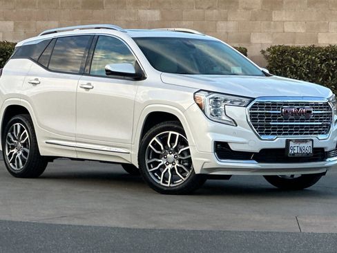 Certified 2022 GMC Terrain Denali image 2
