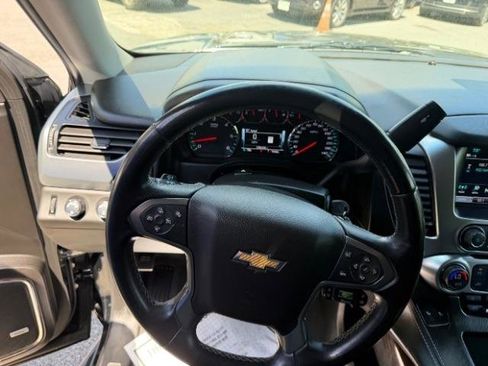 Used 2019 Chevrolet Suburban LT AWD/4WD image 17