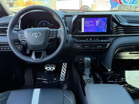 Certified 2025 Toyota Camry SE image 31
