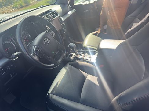 Used 2023 Toyota 4Runner TRD Off-Road Premium AWD/4WD image 7