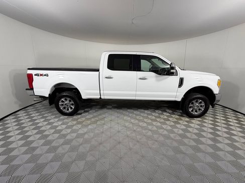 Used 2017 Ford F250 XLT w/ XLT Premium Package AWD/4WD image 5