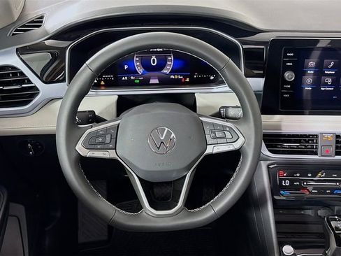 New 2026 Volkswagen Taos SE AWD/4WD image 12