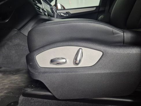 Used 2022 Porsche Macan S image 16