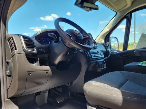 Used 2025 RAM ProMaster 2500 w/ Quick Order Package 22G SLT FWD image 6