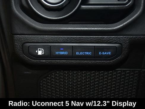 Used 2025 Jeep Wrangler Unlimited Sahara AWD/4WD image 14