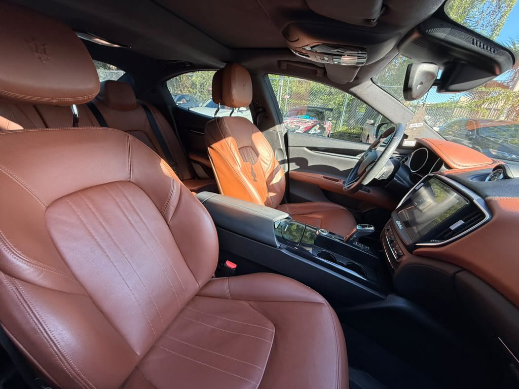 Used 2020 Maserati Ghibli RWD image 11