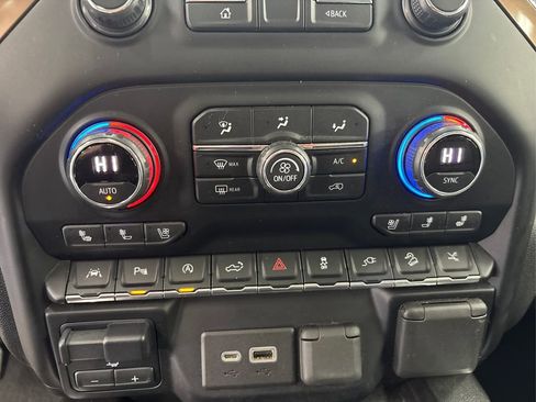 Used 2021 Chevrolet Silverado 1500 High Country image 33