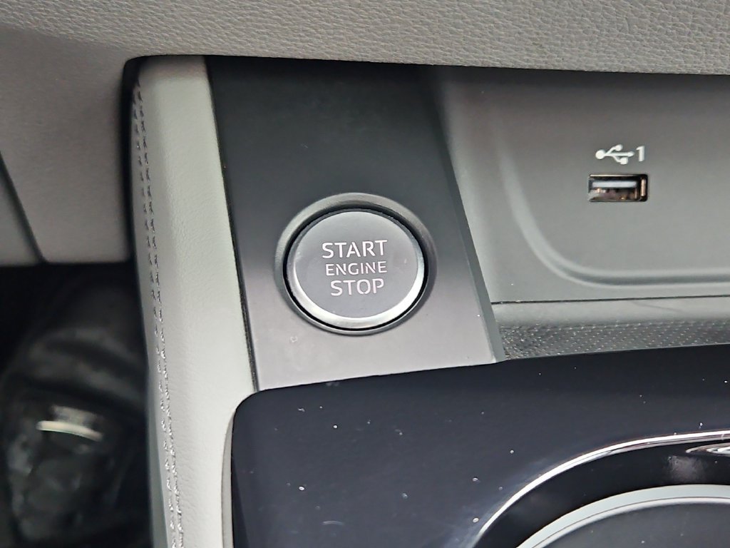 Used 2022 Audi A4 2.0T Premium Plus w/ Premium Plus Package AWD/4WD image 27