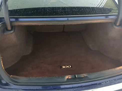 Used 2017 Chrysler 300 C w/ Safetytec Plus Group image 32