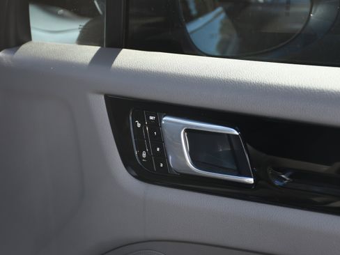 Used 2019 Porsche Cayenne image 27