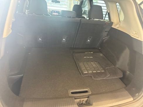 Used 2023 Nissan Rogue S FWD image 10