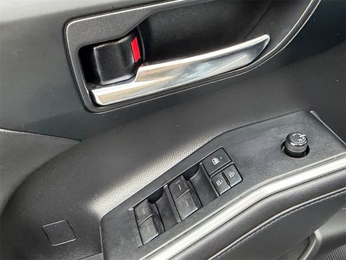 Used 2020 Toyota Highlander XLE image 11