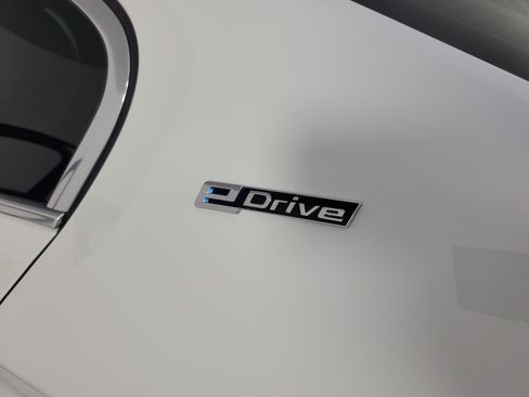 Used 2019 BMW 530e w/ Convenience Package RWD image 33