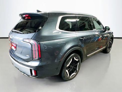 Used 2023 Kia Telluride EX w/ EX Captain's Chair Package image 6