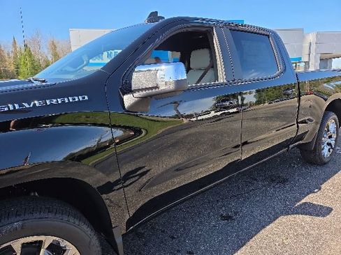 New 2026 Chevrolet Silverado 1500 LT w/ Safety Package AWD/4WD image 15