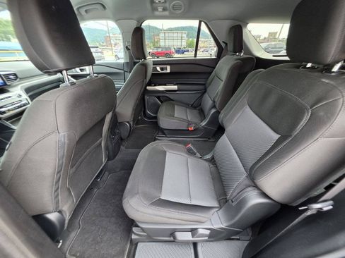 Used 2023 Ford Explorer XLT AWD/4WD image 21