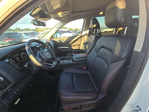 Used 2025 Nissan Pathfinder Platinum w/ Cargo Package FWD image 13