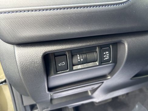Certified 2025 Subaru Forester Premium AWD/4WD image 18