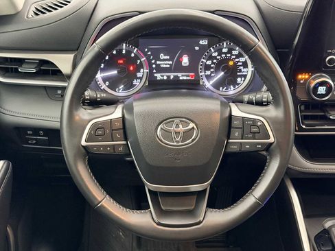 Used 2024 Toyota Highlander XLE image 23
