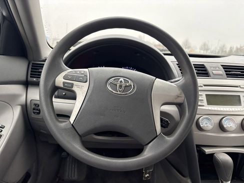 Used 2011 Toyota Camry LE image 18