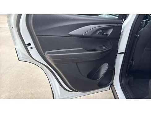 Used 2024 Chevrolet TrailBlazer LT FWD image 17