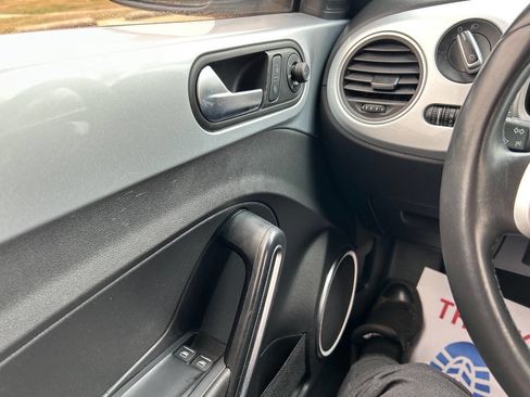 Used 2015 Volkswagen Beetle 1.8T image 16