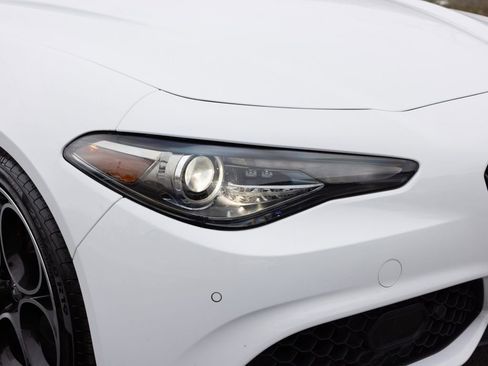 Used 2023 Alfa Romeo Giulia Veloce image 16