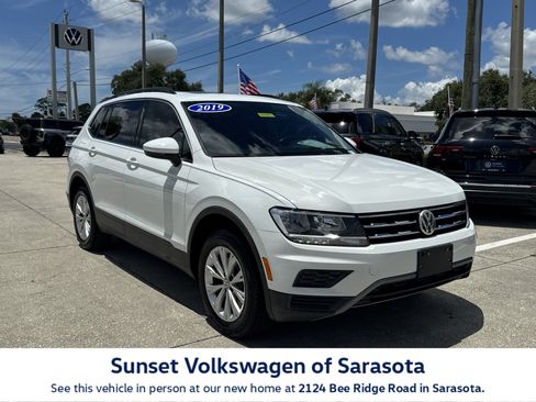 Used 2019 Volkswagen Tiguan SE w/ Panoramic Sunroof Package AWD/4WD image 1