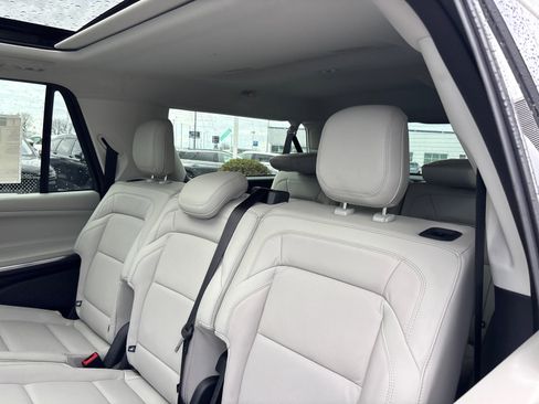 New 2026 Lincoln Navigator L Reserve AWD/4WD image 26