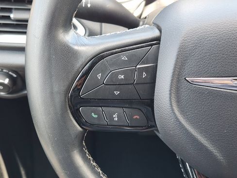 Used 2020 Chrysler Pacifica Touring w/ S Appearance Package FWD image 34