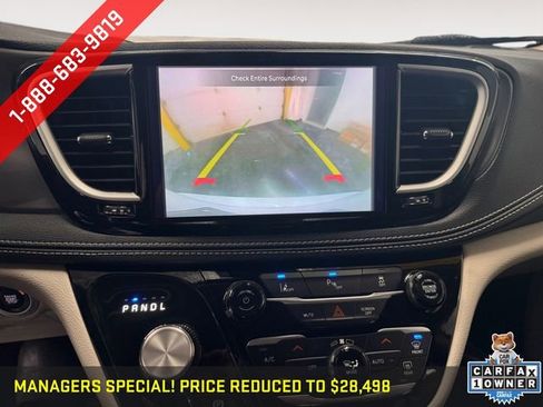 Used 2024 Chrysler Pacifica Limited FWD image 17