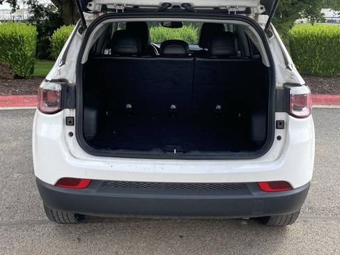 Used 2022 Jeep Compass Latitude FWD image 6