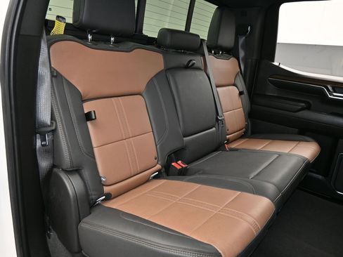 Used 2024 Chevrolet Silverado 1500 High Country AWD/4WD image 47