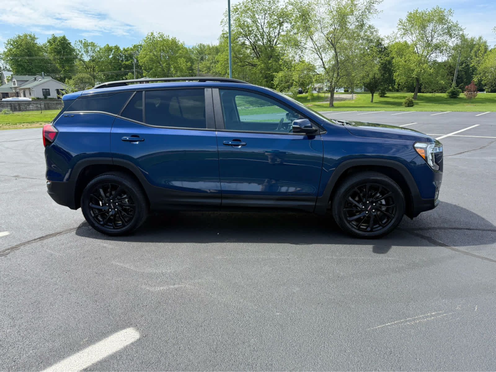 Used 2023 GMC Terrain SLE w/ Elevation Edition AWD/4WD image 7