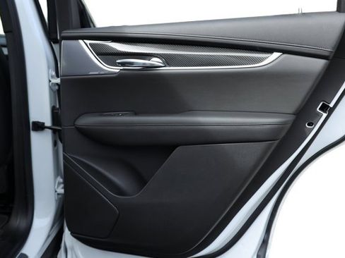 Used 2022 Cadillac XT6 Sport w/ Technology Package image 20