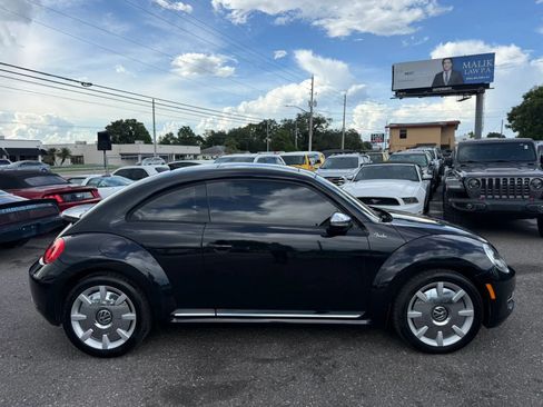 Used 2013 Volkswagen Beetle R-Line FWD image 4