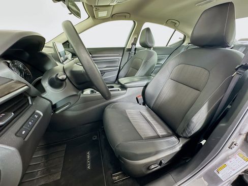 Used 2025 Nissan Altima 2.5 SV image 13