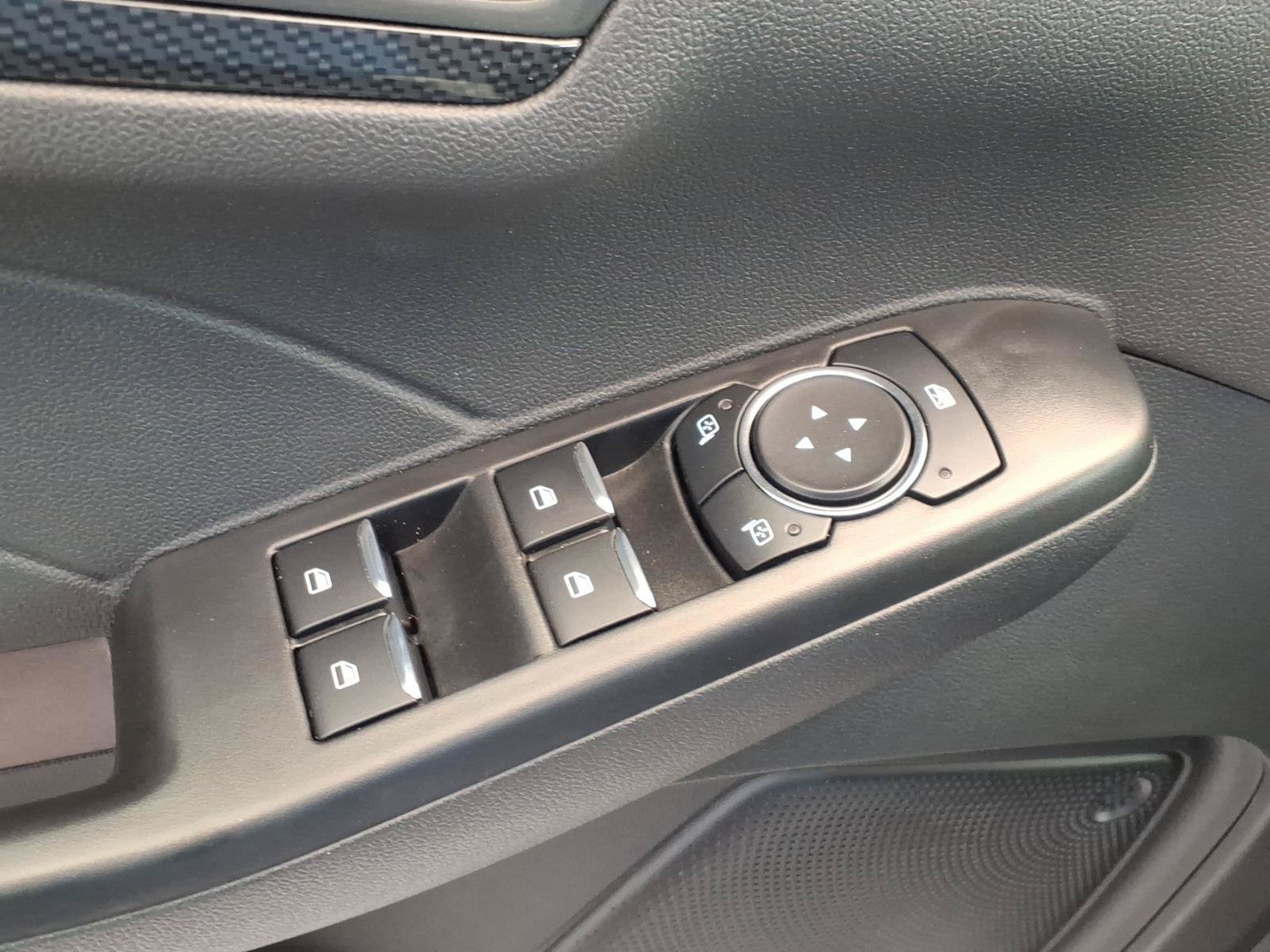 Used 2025 Ford Escape ST-Line w/ Tech Pack #1 FWD image 6