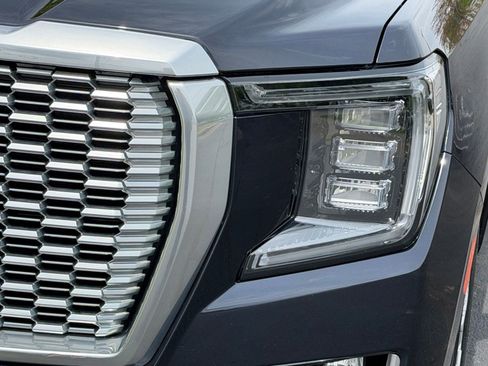 Used 2021 GMC Yukon Denali w/ Denali Premium Package AWD/4WD image 11